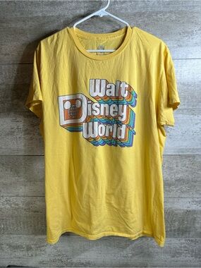 Walt Disney World Vintage Style Multi-Color Rainbow Text Tee XL Yellow